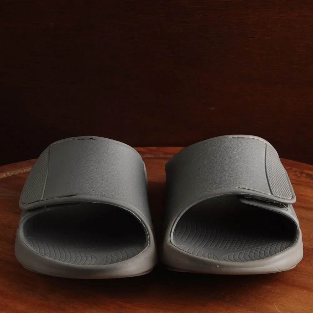 Oofos Sandals Unisex SZ M9 W11 Gray OOahh Sport Flex Recovery Coastal Slide Shoe